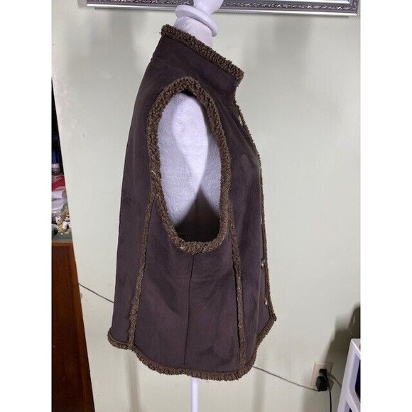 L.L. Bean Womens Sz XL Chocolate Brown Faux Suede Sherpa Lined Button Front Vest - Picture 9 of 12